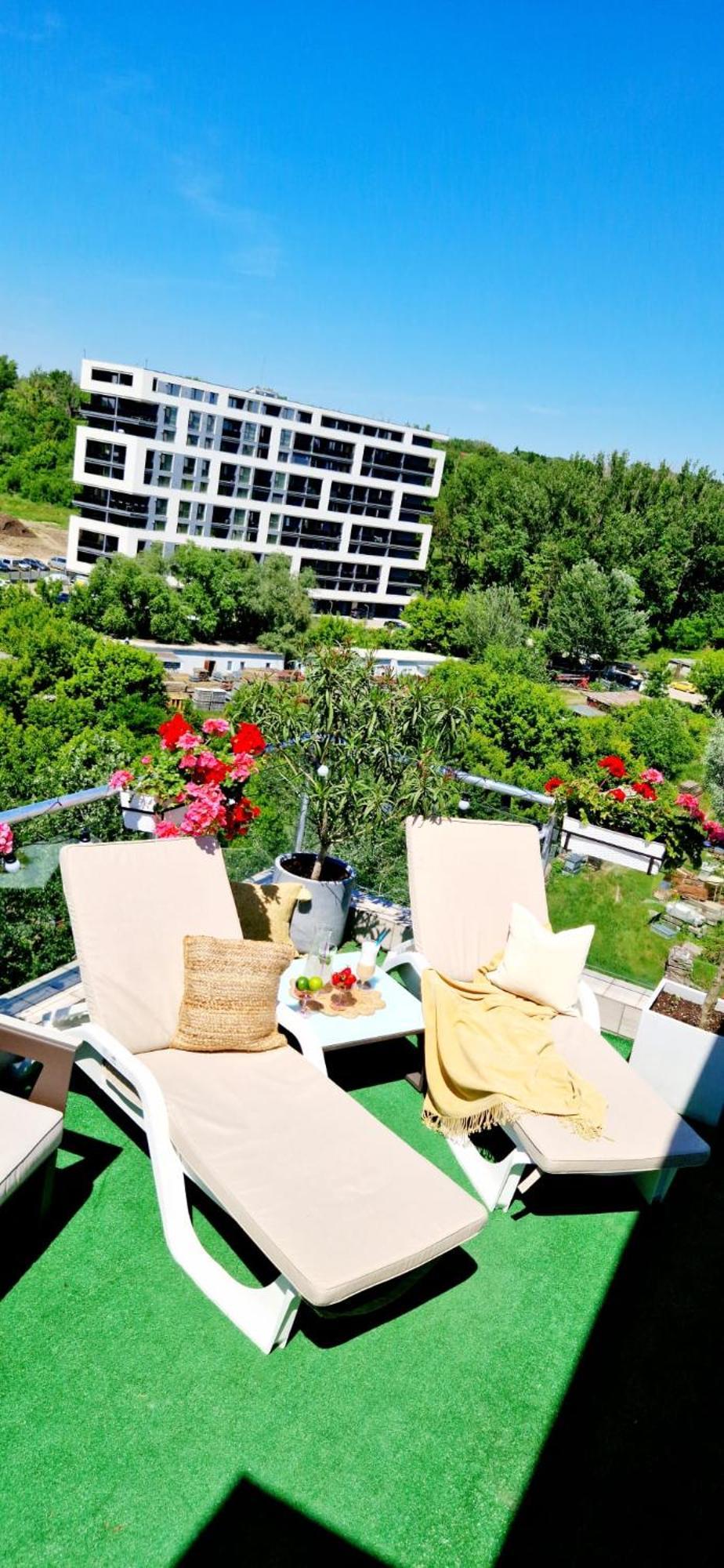 Penthouse Aeroport Iasi Apartment Exterior photo